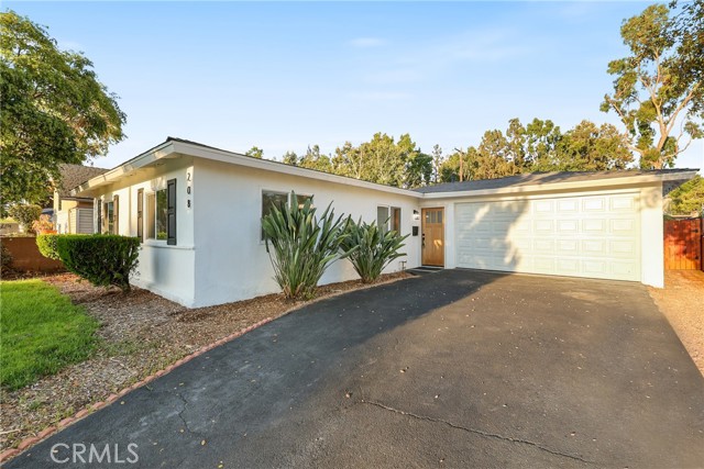 Detail Gallery Image 4 of 35 For 208 S Gaffney Ave, San Dimas,  CA 91773 - 3 Beds | 2 Baths