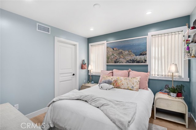 318 Coronado Street, Newport Beach CA: https://media.crmls.org/medias/12a69a71-8b15-4e56-a5a4-0511645d7aba.jpg