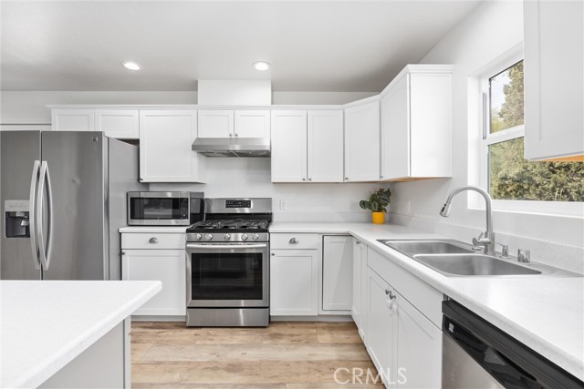Detail Gallery Image 9 of 26 For 313 Woodrow St, Taft,  CA 93268 - 3 Beds | 2 Baths