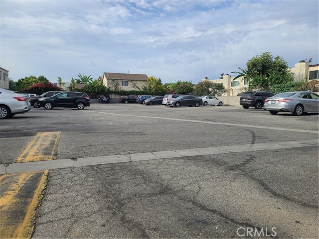 8847 Willis Avenue, D01 photo 18