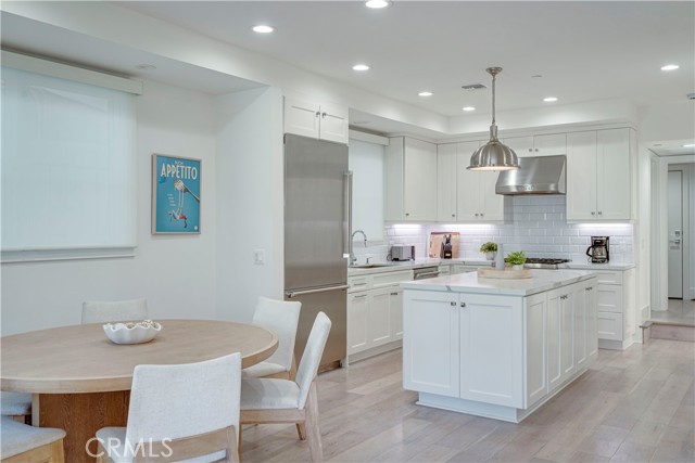 Detail Gallery Image 15 of 65 For 608 Heliotrope, Corona Del Mar,  CA 92625 - 4 Beds | 4 Baths