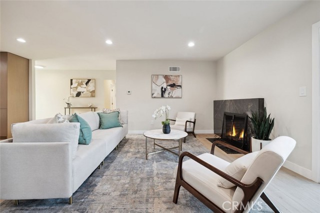12750 Rajah Street, Sylmar CA: https://media.crmls.org/medias/12a8555b-2bb7-499b-9fb7-2fb651cf8249.jpg