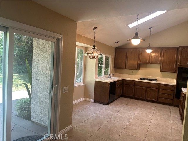 Detail Gallery Image 9 of 15 For 20639 Circulo Loma, Yorba Linda,  CA 92887 - 4 Beds | 3 Baths