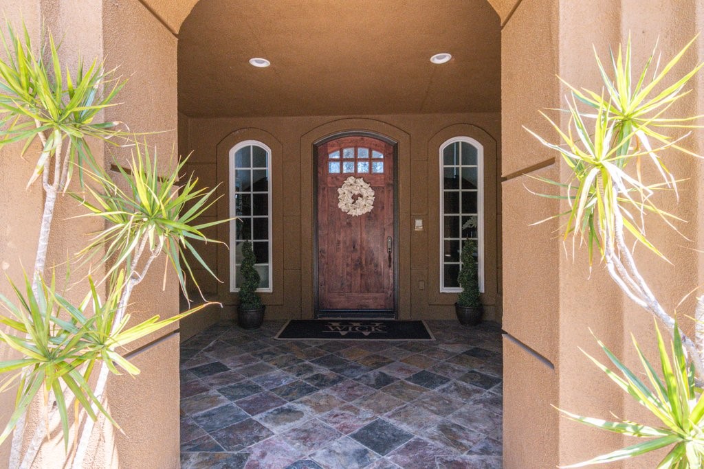 Detail Gallery Image 3 of 69 For 30861 Villa Toscana, Bonsall,  CA 92003 - 5 Beds | 4/1 Baths