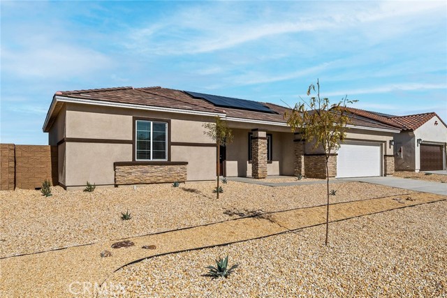 Detail Gallery Image 2 of 18 For 12322 Craven Way, Victorville,  CA 92392 - 3 Beds | 2 Baths