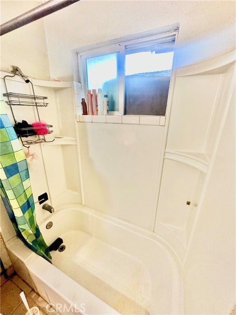 Detail Gallery Image 12 of 17 For 304 N Channing, Fresno,  CA 93706 - 3 Beds | 1 Baths