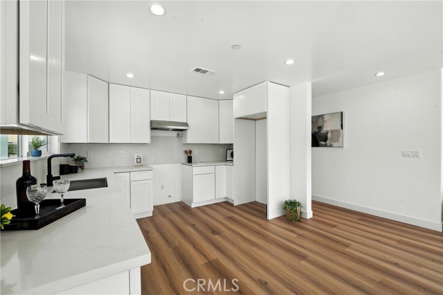 3031 3033 Vineyard Avenue, Los Angeles CA: https://media.crmls.org/medias/12a96679-1e4b-44e1-9da7-84a4db628cad.jpg