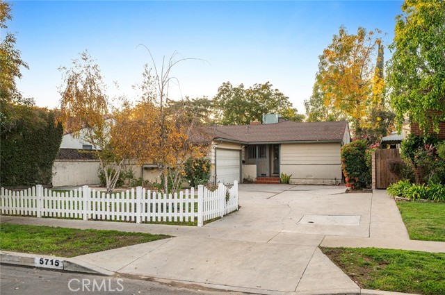 5715 Norwich, Van Nuys CA: https://media.crmls.org/medias/12aa375b-7f34-42bf-b6c7-14b475bab989.jpg