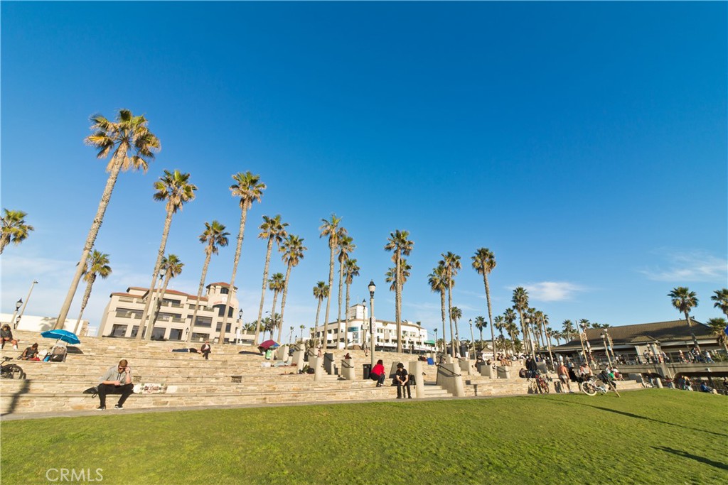 https://media.crmls.org/medias/12aa5560-b117-4478-a796-9468057d3983.jpg?preset=X-Large