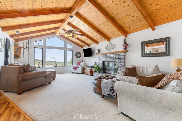 9555 Santa Cruz Road, Atascadero CA: https://media.crmls.org/medias/12aae3d5-bba0-4794-b5a1-680613f41623.jpg