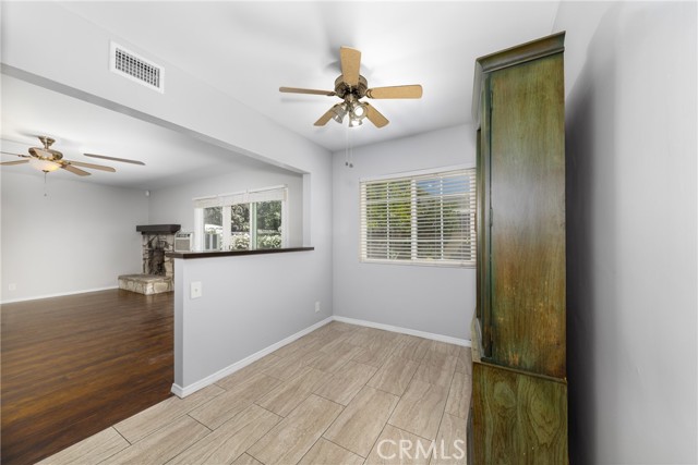 261 E Fig Avenue, Monrovia CA: https://media.crmls.org/medias/12ab7c2b-8301-44d9-9775-535ea8b5bced.jpg