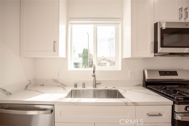 Detail Gallery Image 16 of 29 For 16327 Kalisher St, Granada Hills,  CA 91344 - 1 Beds | 1 Baths