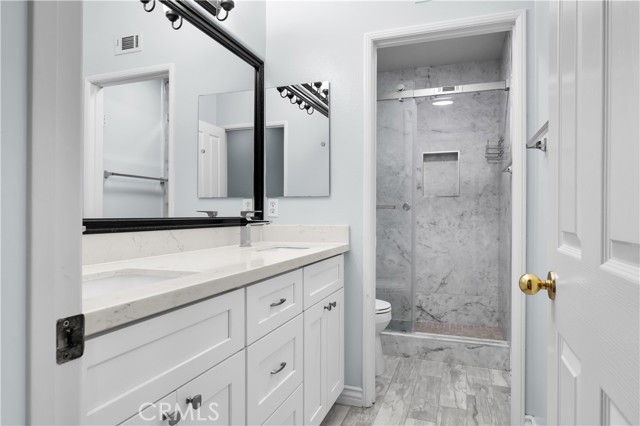 29 Mount Vernon, Irvine CA: https://media.crmls.org/medias/12ad960b-2517-45a2-8fc7-85d6cf64dcc2.jpg