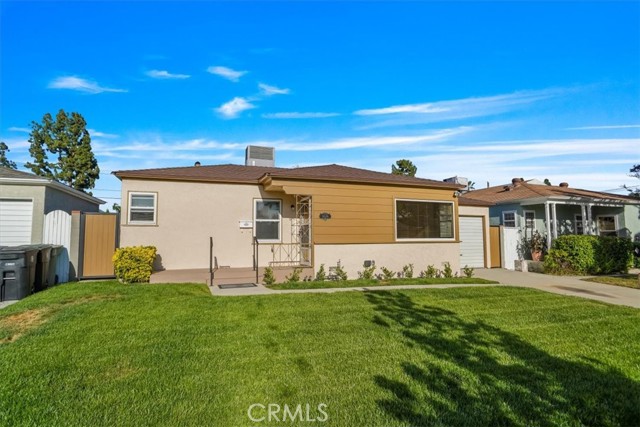 2026 N Evergreen Street, Burbank CA: https://media.crmls.org/medias/12ae4609-fb02-40b4-b902-6c51ffe8b6ab.jpg