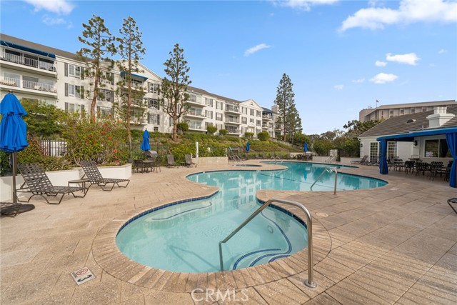 Detail Gallery Image 15 of 19 For 102 Scholz #37,  Newport Beach,  CA 92663 - 1 Beds | 1 Baths