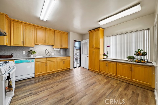 Detail Gallery Image 5 of 24 For 2034 W 165th St, Torrance,  CA 90504 - 3 Beds | 2 Baths