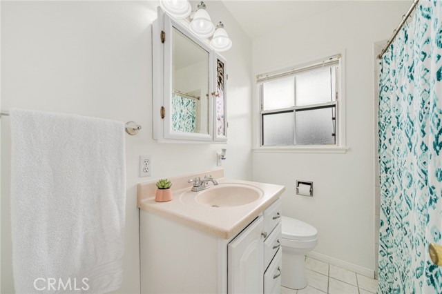 2137 Ostrom Avenue, Long Beach CA: https://media.crmls.org/medias/12afd305-c1d5-4dd7-b9c6-b2b3acb6a1c1.jpg