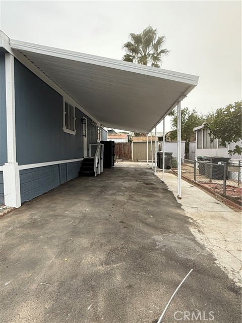 995 Pomona Road, Corona CA: https://media.crmls.org/medias/12b1574c-33cd-48e2-9e08-ad569e7d477d.jpg