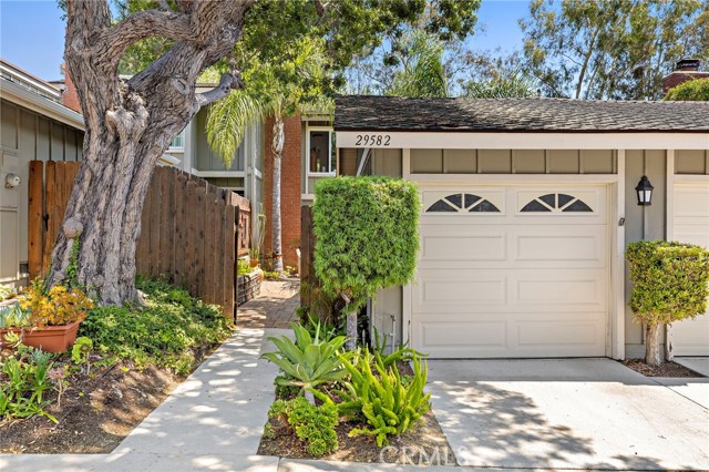 29582 Pelican Way, Laguna Niguel CA: https://media.crmls.org/medias/12b176b2-0914-4ea7-88ea-bc42ffd787fd.jpg