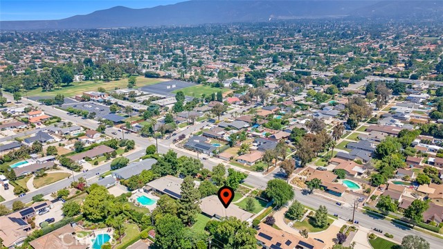 252 W 15th Street, Upland CA: https://media.crmls.org/medias/12b1966d-476d-481a-bba4-7233e0acbc2b.jpg