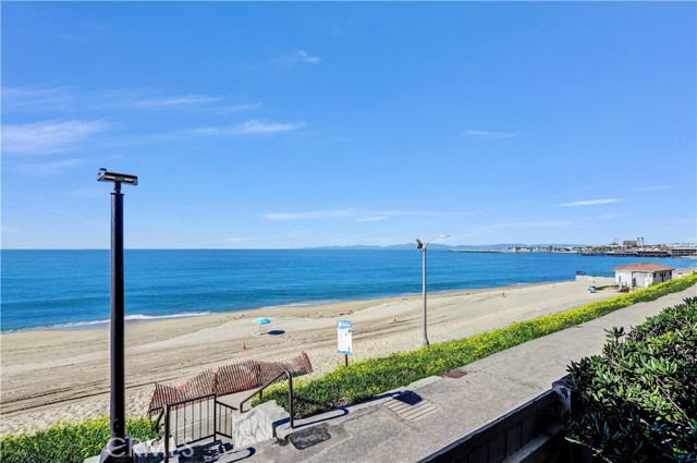 Detail Gallery Image 16 of 22 For 613 Esplanade, Redondo Beach,  CA 90277 - 6 Beds | 1 Baths