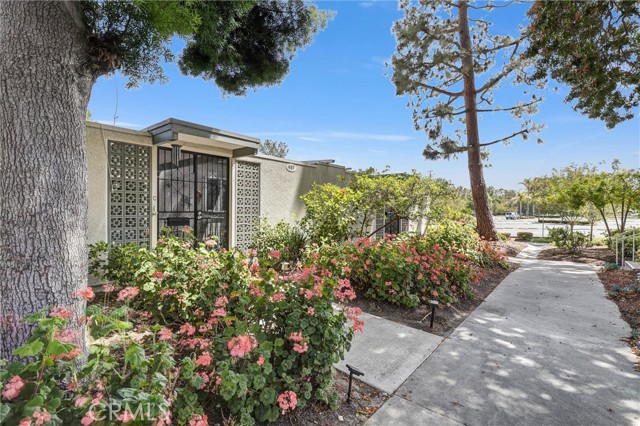 Detail Gallery Image 2 of 33 For 497 Avenida Sevilla #C,  Laguna Woods,  CA 92637 - 2 Beds | 2 Baths