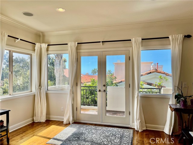 Detail Gallery Image 20 of 65 For 227 S Helberta Ave #B,  Redondo Beach,  CA 90277 - 4 Beds | 3/1 Baths