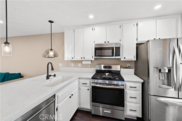 Detail Gallery Image 8 of 28 For 12750 Centralia St #215,  Lakewood,  CA 90715 - 2 Beds | 1 Baths