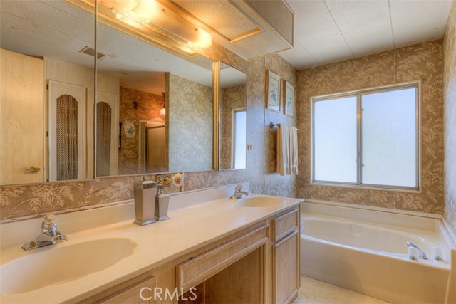 549 Silver Leaf Drive, Oroville CA: https://media.crmls.org/medias/12b3d3f8-f7cb-422f-b369-0408b1a2f8eb.jpg