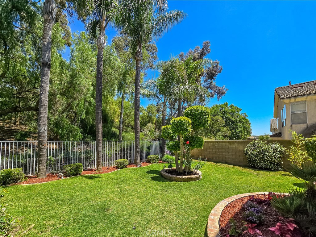 https://media.crmls.org/medias/12b414b6-37f0-444e-9324-ae1ebdf0982a.jpg?preset=X-Large