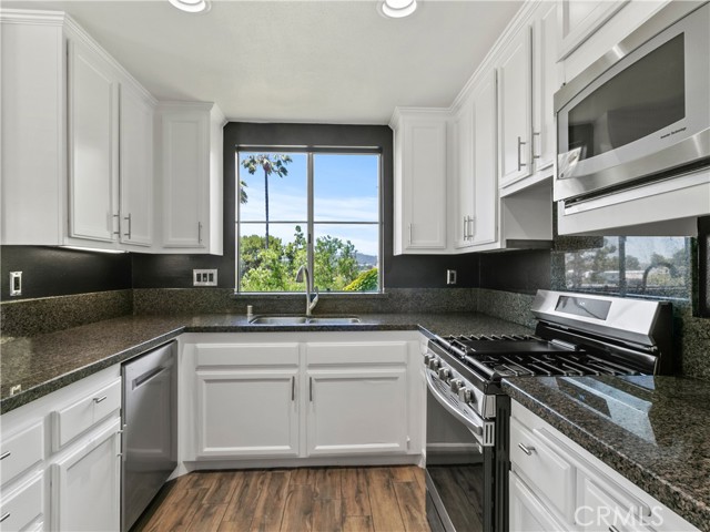 2 Vista Del Mar, Dana Point CA: https://media.crmls.org/medias/12b48ea8-72a9-40ab-a745-b2c9b5f4d9e7.jpg