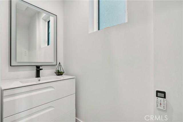 Detail Gallery Image 23 of 45 For 125 8th St, Huntington Beach,  CA 92648 - 3 Beds | 3/1 Baths