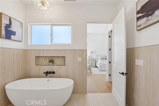 2019 Huntington Lane, B photo 28