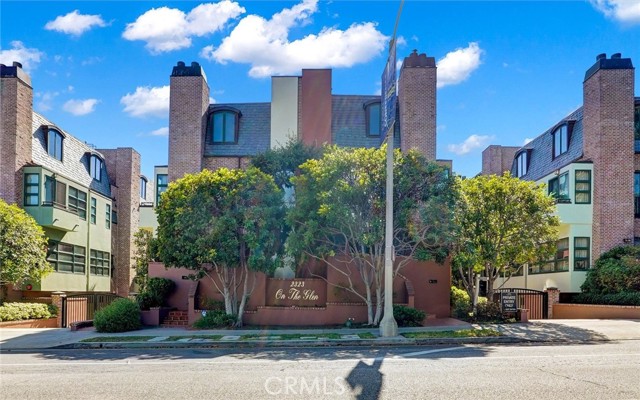 Front Image Thumbnail for CRTR26063261