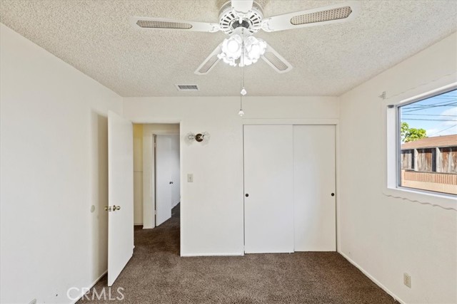 Detail Gallery Image 19 of 27 For 11329 214th St, Lakewood,  CA 90715 - 3 Beds | 1 Baths