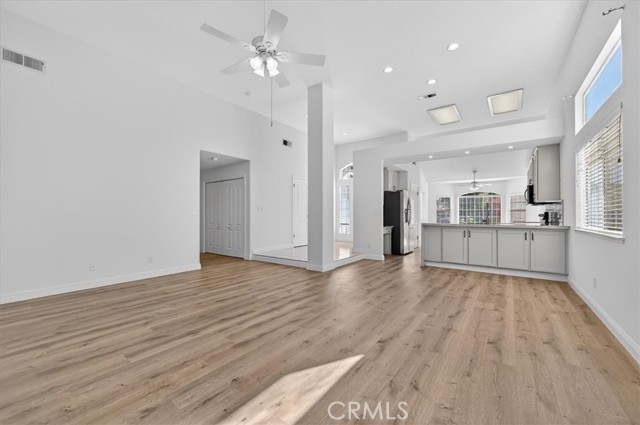 Detail Gallery Image 4 of 23 For 10291 N Whitney, Fresno,  CA 93730 - 4 Beds | 2 Baths