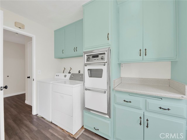 Detail Gallery Image 49 of 53 For 6215 Glide Ave, Woodland Hills,  CA 91367 - 4 Beds | 3 Baths