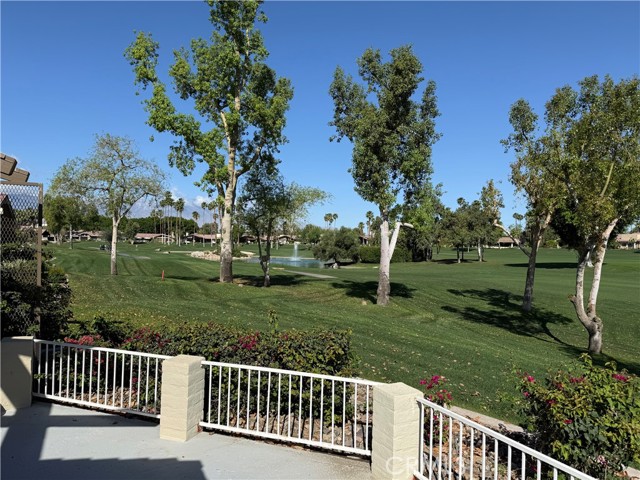 Detail Gallery Image 2 of 11 For 120 Old Ranch, Palm Desert,  CA 92211 - 2 Beds | 3/1 Baths