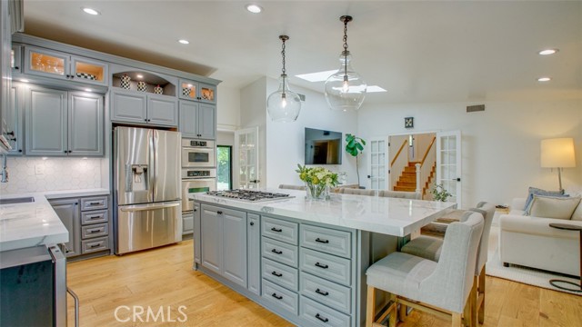 22914 Gershwin Drive, Woodland Hills CA: https://media.crmls.org/medias/12b782d4-1f7c-4a30-916d-f8e1e01a46b1.jpg