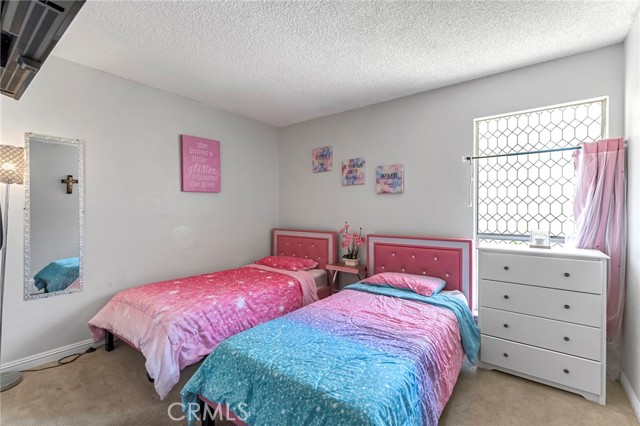 4883 E Geary Street, Fresno CA: https://media.crmls.org/medias/12b7a469-a9f5-481d-9760-87506fbbd7c3.jpg