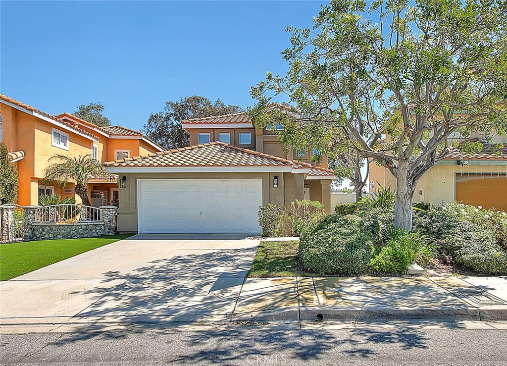15681 Ladera Vista