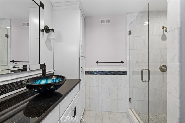 Detail Gallery Image 21 of 35 For 16513 Moorpark St, Encino,  CA 91436 - 5 Beds | 5/1 Baths