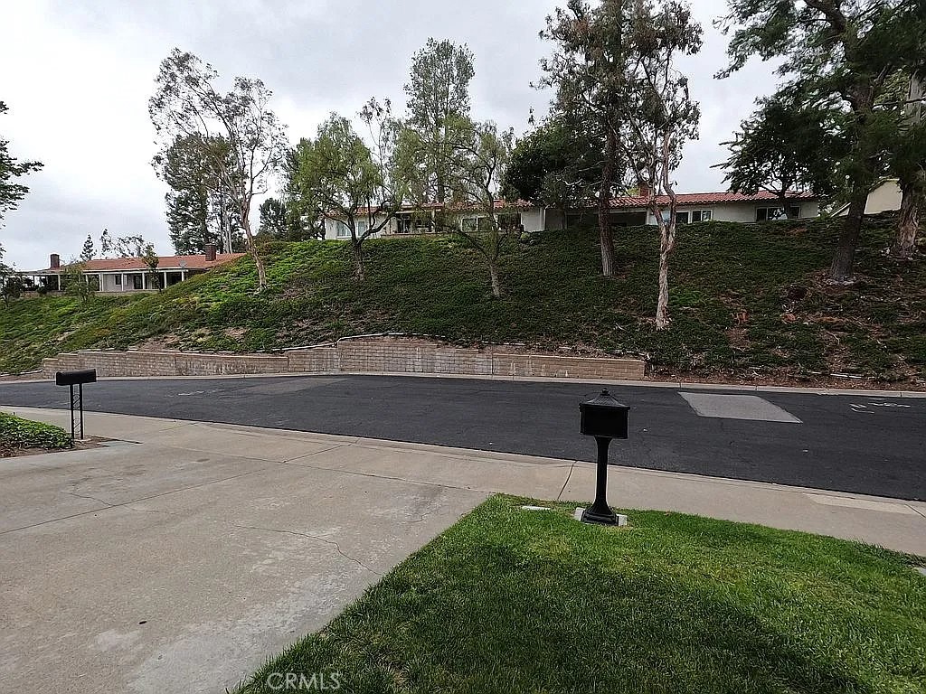 https://media.crmls.org/medias/12b92ff2-5ed9-4550-b189-1eb02f959220.jpg?preset=X-Large