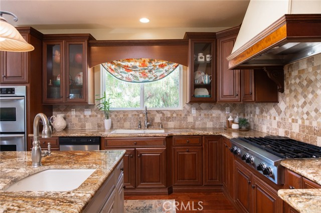 Detail Gallery Image 13 of 74 For 14010 Scenic View Rd, Lake Mathews,  CA 92570 - 4 Beds | 3/1 Baths