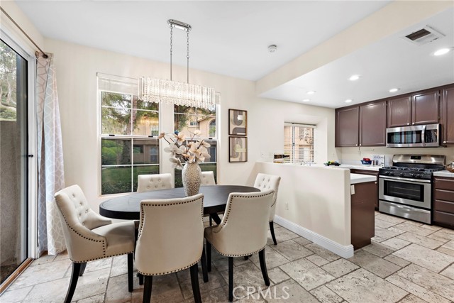 Detail Gallery Image 10 of 26 For 92 Waxwing Ln, Aliso Viejo,  CA 92656 - 2 Beds | 2/1 Baths