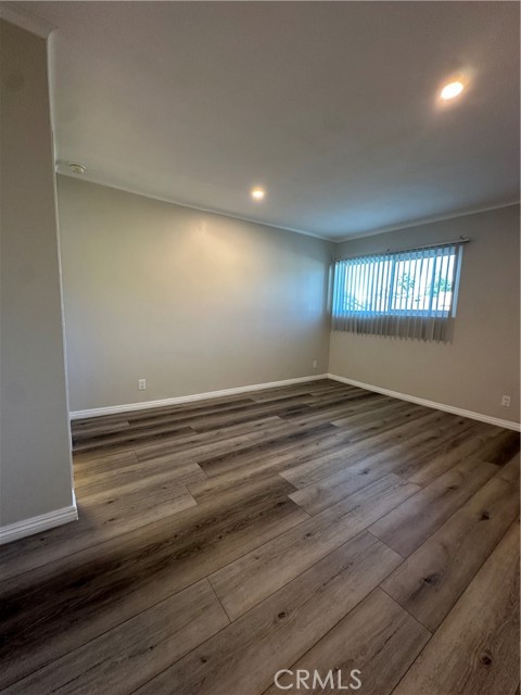 121 Sinclair, 122 photo 8