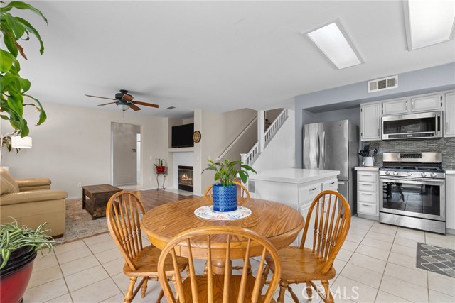 Detail Gallery Image 8 of 40 For 33322 Avenida Bicicleta, Temecula,  CA 92592 - 5 Beds | 3 Baths