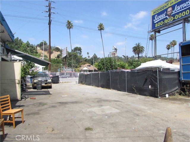 Image 32 of 50 For 3900 Figueroa