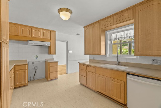 Detail Gallery Image 14 of 60 For 8159 Strub Ave, Whittier,  CA 90602 - 3 Beds | 3 Baths