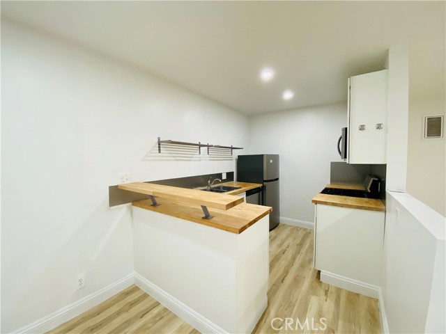 Detail Gallery Image 13 of 16 For 11422 Iowa Ave #12,  Los Angeles,  CA 90025 - 1 Beds | 1 Baths